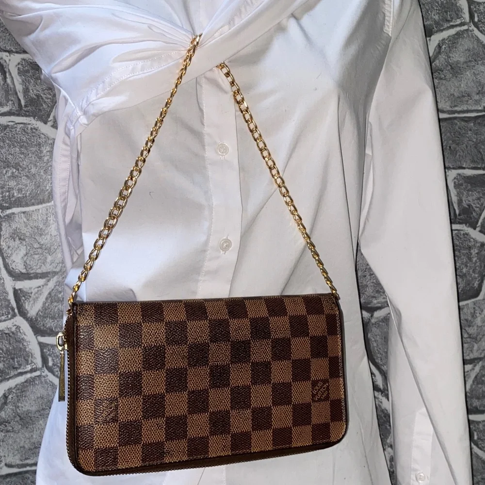 Authentic Rare Louis Vuitton Damier Organizer Zippy Wallet